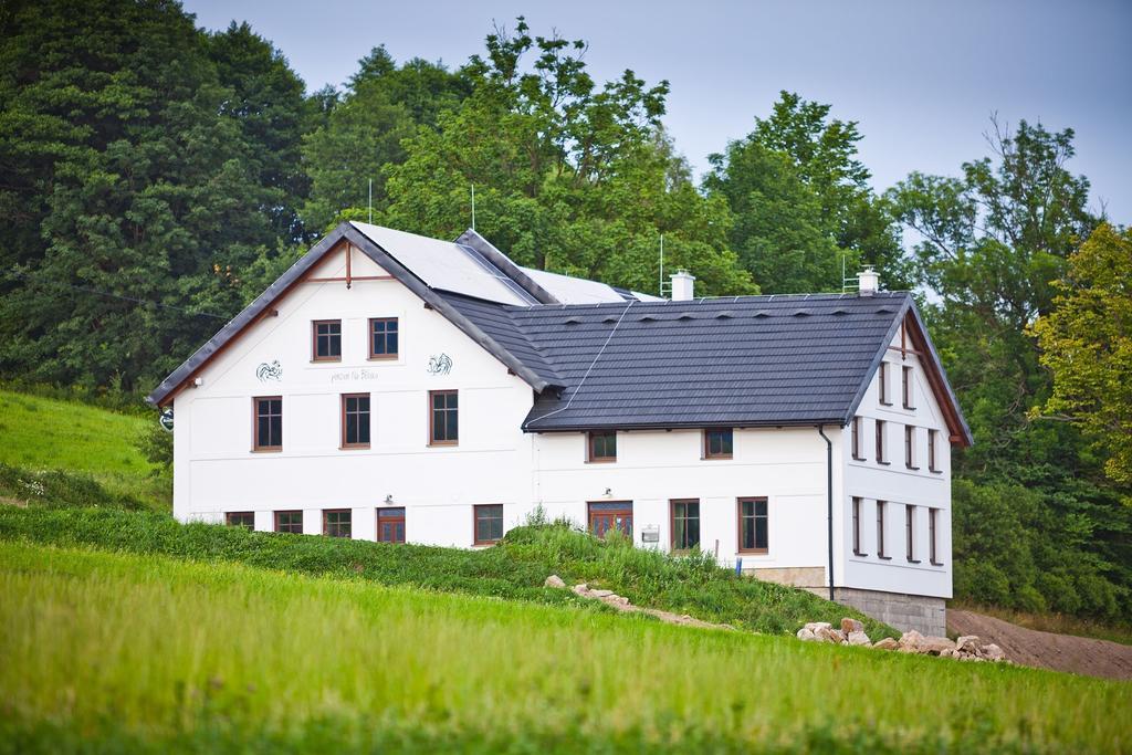 ホテル Penzion Na Belisku Březiny エクステリア 写真